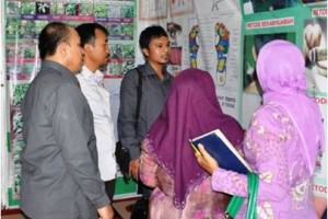 Anggota Komisi IV DPRD Kabupaten Kuningan saat berkunjung ke Yayasan Ciptawening di desa Subang, Kecamatan Subang.